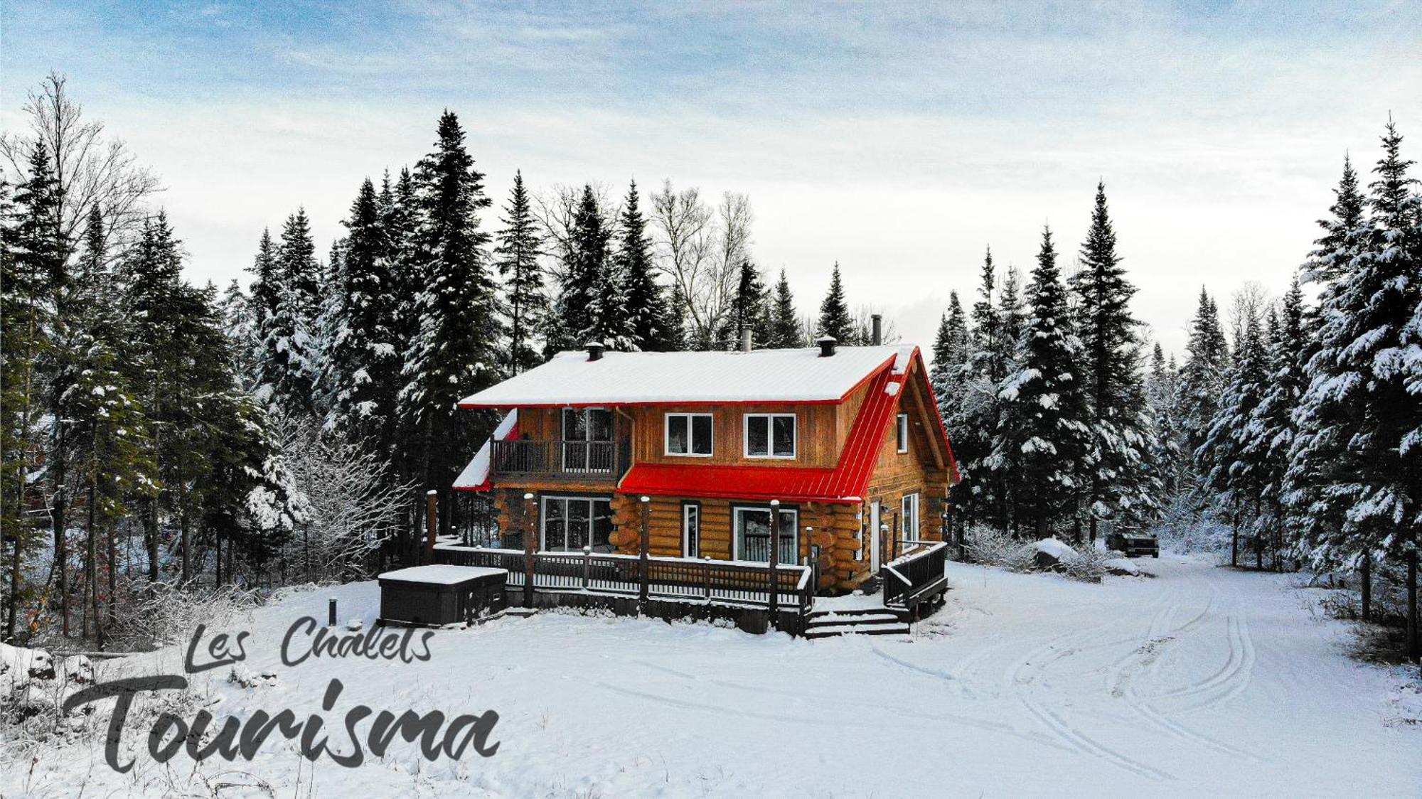 Les Chalets Tourisma - Chalet En Bois Rond Avec Spa Et Lac Prive - Le Caribou Sainte-Catherine Exterior photo